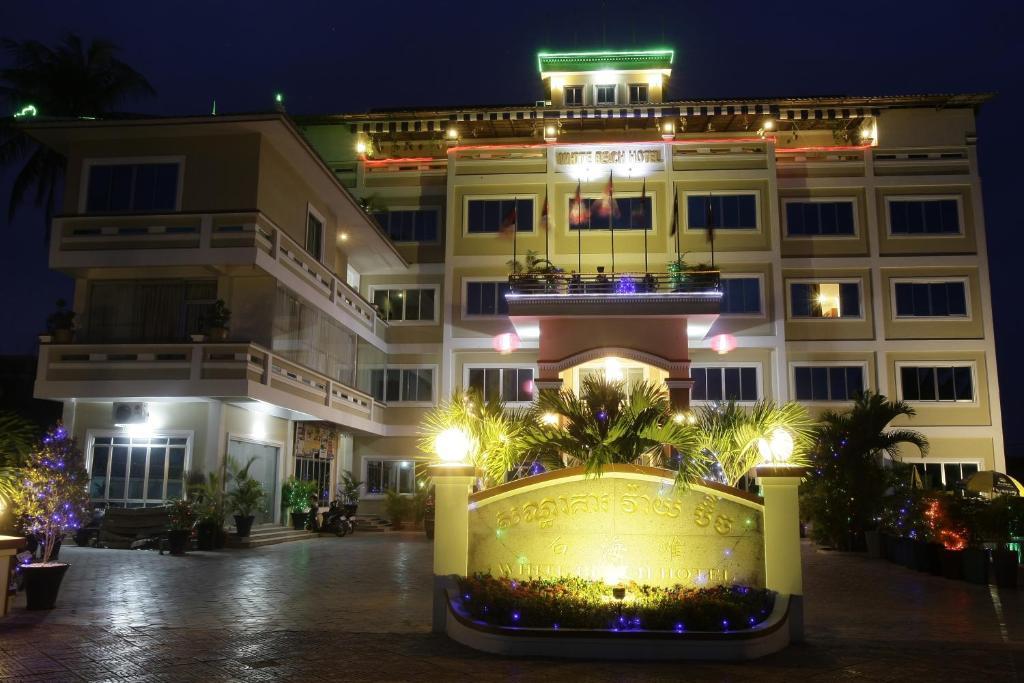 White Beach Hotel Сиануквиль Экстерьер фото