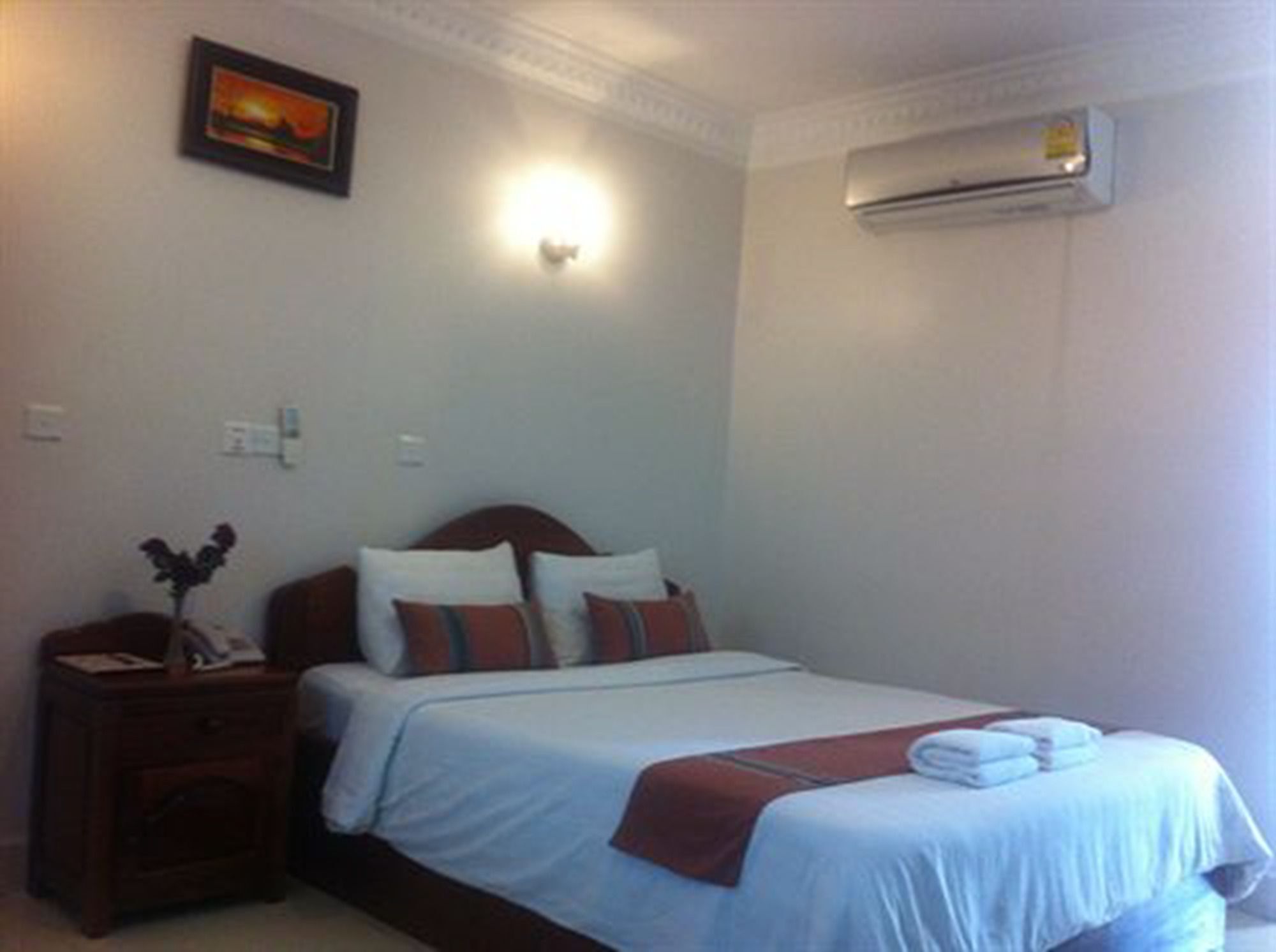White Beach Hotel Сиануквиль Экстерьер фото