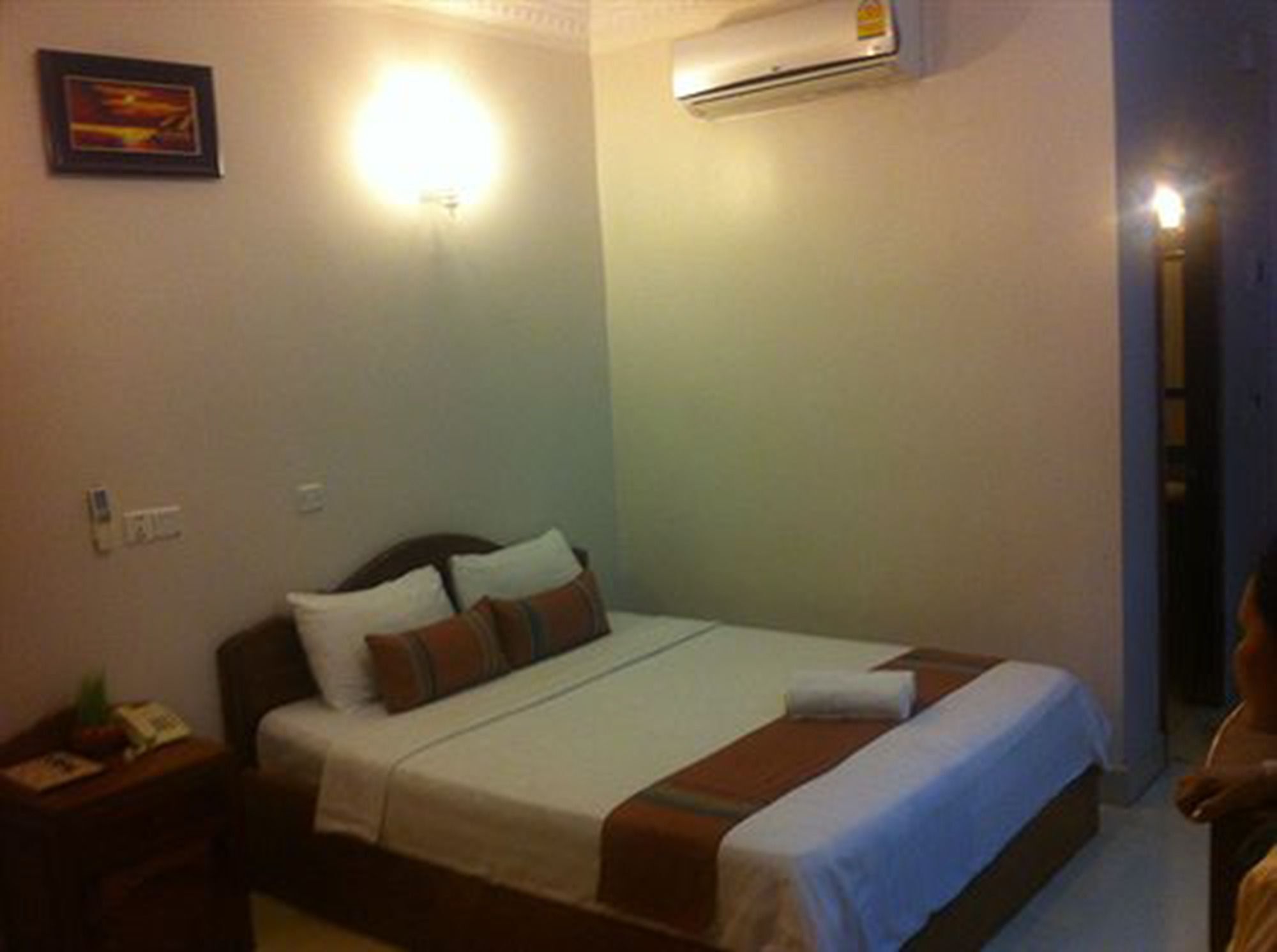 White Beach Hotel Сиануквиль Экстерьер фото