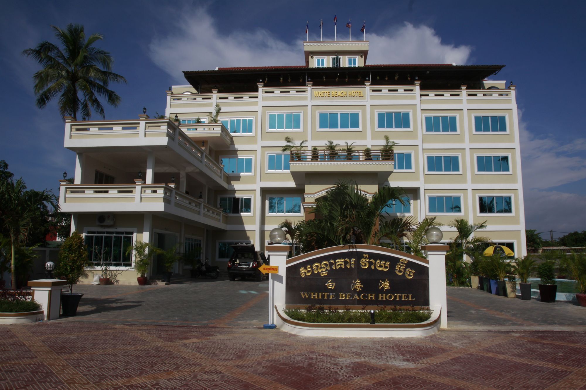 White Beach Hotel Сиануквиль Экстерьер фото